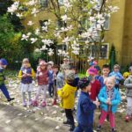 Dzieci i magnolia