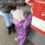 Dzieci wysyłają kartki świąteczne 6