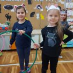 Dzieci pozujądo zdjęcia 1