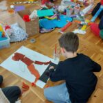 Dzieci pracują w zespołach